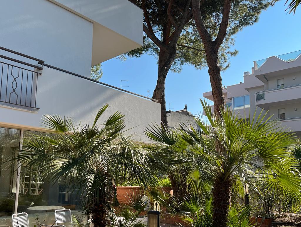 Aura Living Hotel Rimini Esterno foto