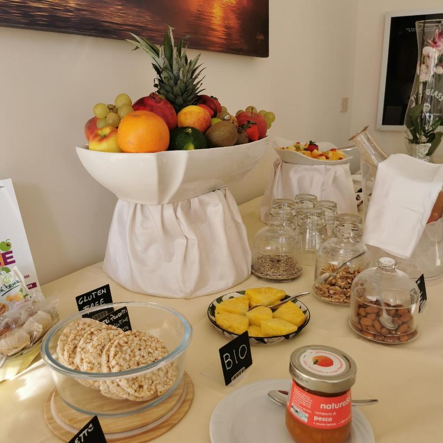 Aura Living Hotel Rimini Esterno foto