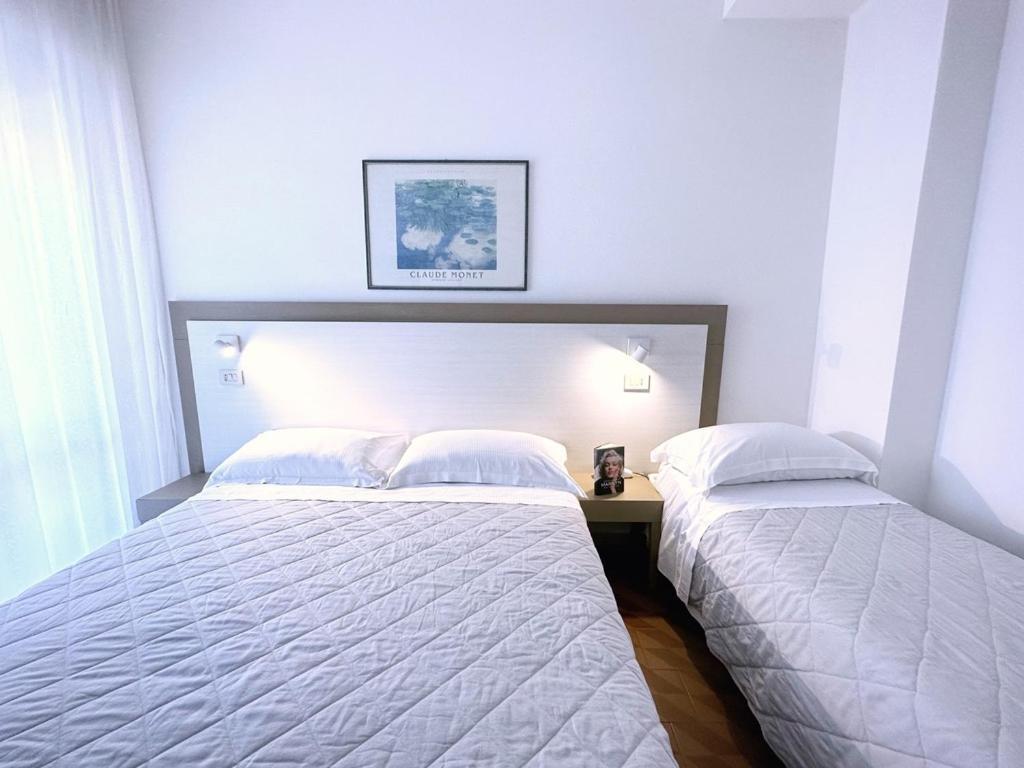 Aura Living Hotel Rimini Esterno foto