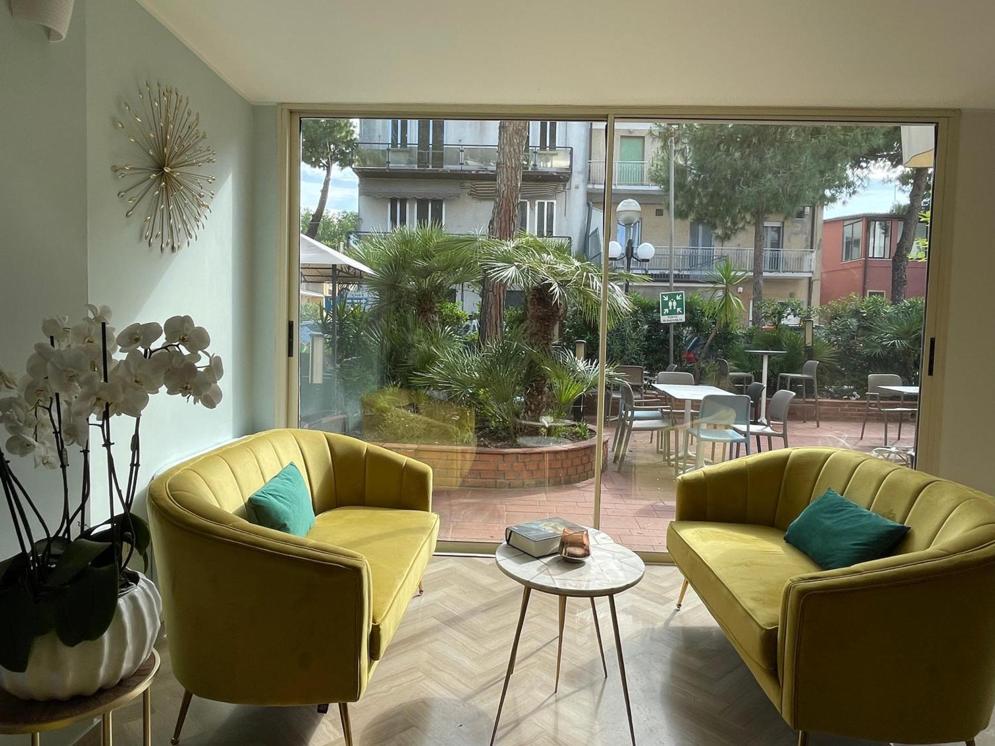 Aura Living Hotel Rimini Esterno foto