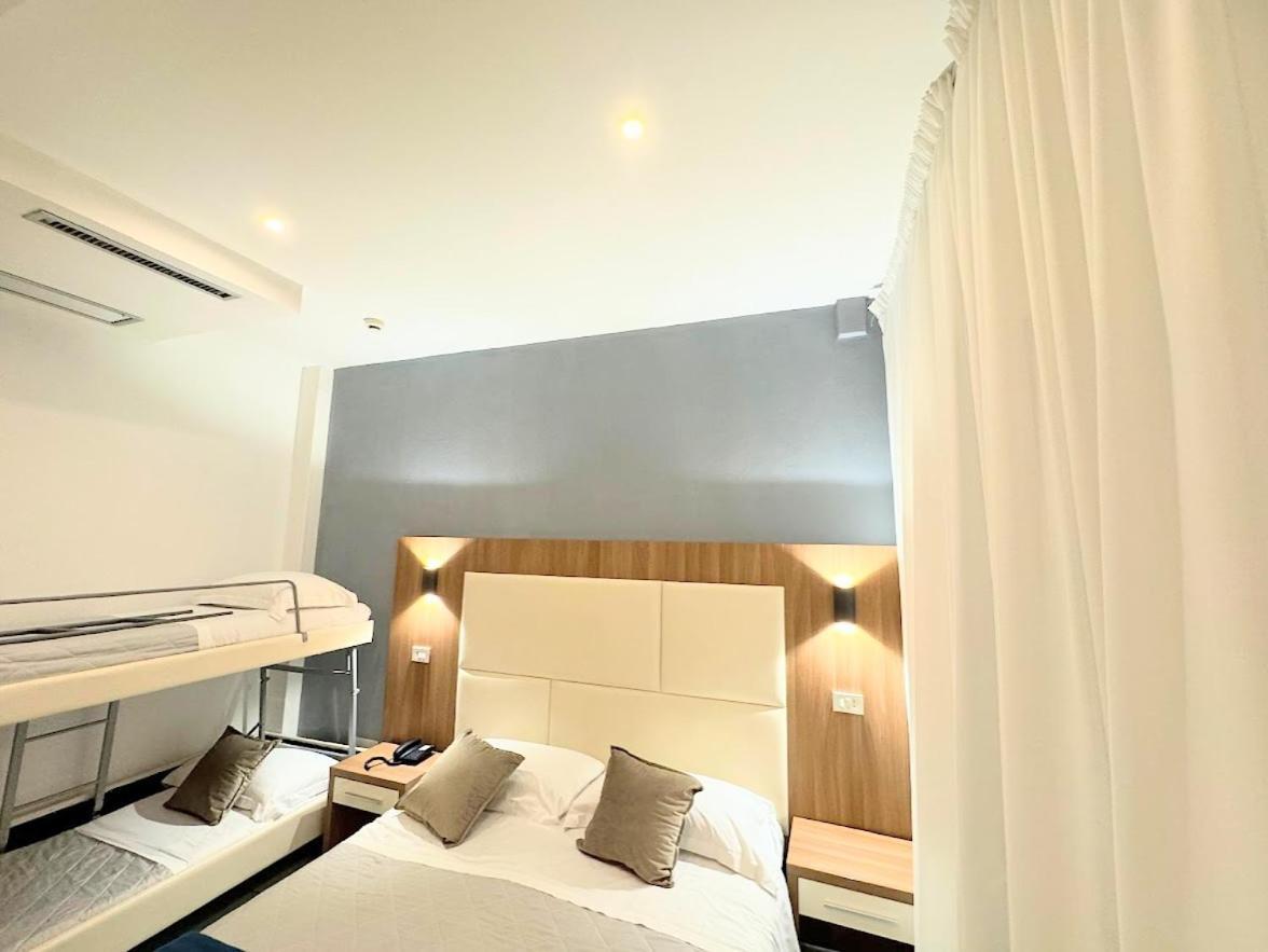 Aura Living Hotel Rimini Esterno foto