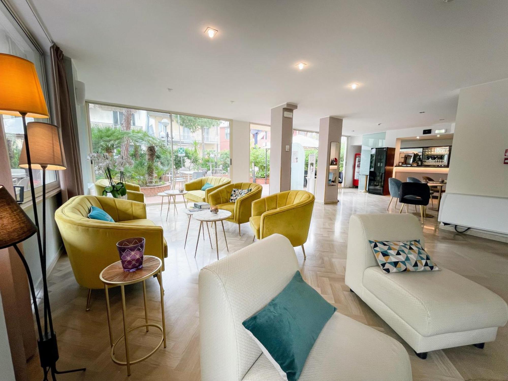 Aura Living Hotel Rimini Esterno foto