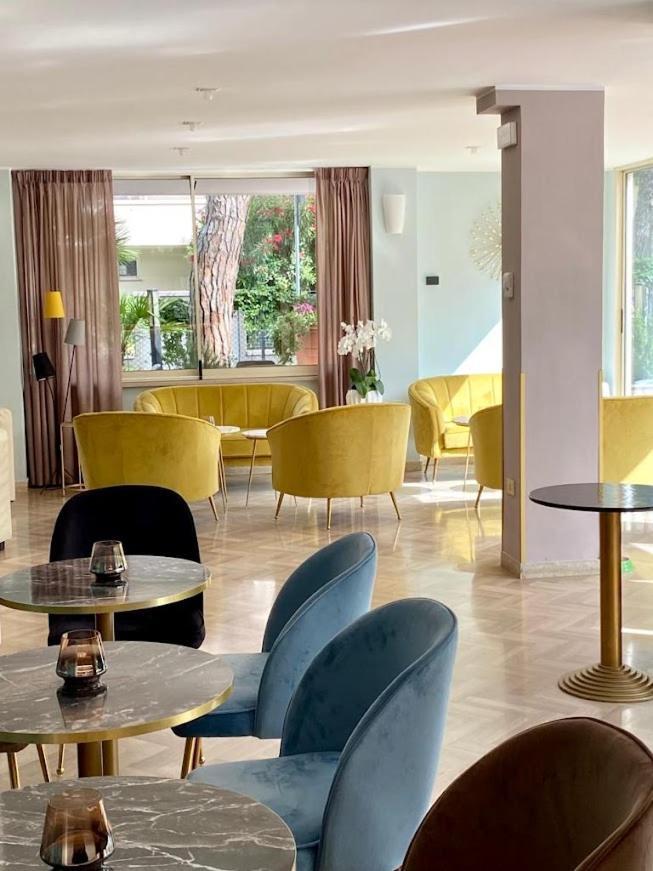 Aura Living Hotel Rimini Esterno foto